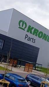 The new KRONE Spare Parts Warehouse – Here are our highlights 👇🏼 ✅ 7.2 hectares of space with a 24,000 m² building complex ✅ Automated high-bay warehouse with 21,600 storage locations ✅ Under Pallet Carrier (UPC) system with 10 autonomous transport units for optimal material flow ✅ "Autostore" for small parts with 51,000 containers and 15 robots for 24/7 operation ✅ 8,652 m² Cold hall as warehouse for large parts ✅ Over 65,000 different articles available at all times With this new logistics c