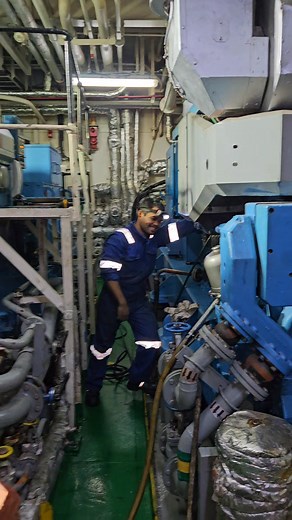 66K views · 1.1K reactions | The overhaul is in progress #marineengineer #marinediesel #machine #overhauling #marineengineer #sealife #enginnering | Marine engine lab | Facebook