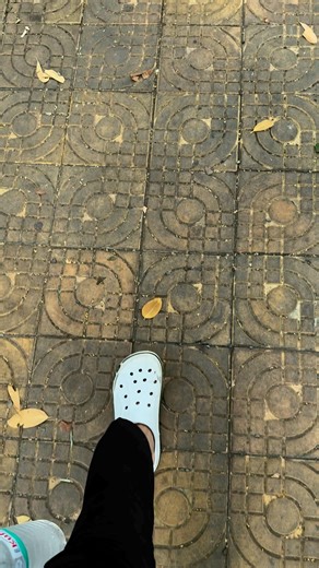 កំពុងស្វែងរក កុំព្យូទ័រមែនអត់​?? សំរាប់សិស្ស និស្សិត អាចរកជាវបាននៅ 𝗩-𝗧𝗲𝗰𝗵 𝗖𝗼𝗺𝗽𝘂𝘁𝗲𝗿 មានទាំង កុំព្យូទ័រ 𝗡𝗼𝘁𝗲𝗕𝗼𝗼𝗸 & 𝗚𝗮𝗺𝗶𝗻𝗴 គ្រាប់ប្រភេទ 𝗔𝗦𝗨𝗦 | 𝗠𝗦𝗜 | 𝗗𝗲𝗹𝗹 | 𝗟𝗲𝗻𝗼𝘃𝗼 | 𝗛𝗣 | 𝗔𝗰𝗲𝗿 ! 🥰 -_______________________________________________________________ -សំរាប់ជំនាញ ប្លង់ អគ្គិសនី IT Video Accounting Word Excel .....! ====================================== 💥ទិញភ្លាម បានភ្លាមបងៗ មានស្តុកស្រាប់!! ចុច Like Page ខាងក្រោមនេះ 👇👇 ដើម្បីទទួលបានទំនិញថ្មីៗជាច្រើនទៀ