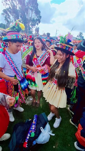 carnaval sucarayllaso 🥳💯💤🤩#baile #canto #musica #alegria #carnavales2026🥳 @👑Yoss🪐♥️ @Cindy Pérez🏜️🌵 🌍💥