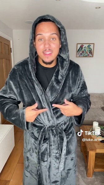 I can’t stop wearing this now! #bathrobe #fleecelined #autumnclothing #tiktokmademebuyit #dressinggown