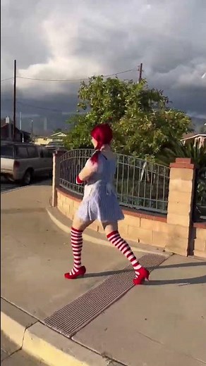 I forgot Wendy’s patties are square. #wendys #mcdonalds #fastfoodhouse #ffcu #cosplay