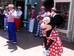 Minnie Mouse dancing at Disneyland part 2