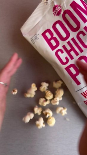 Delicious White Chocolate Peppermint Popcorn Recipe