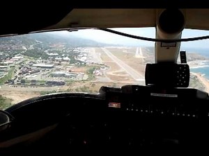 Learjet 35 landing SVMI