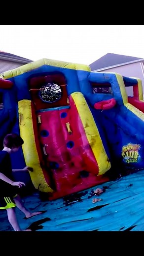 Scary Clown Surprise Attack in Inflatable Water Slide #clown #clowns #inflatablewaterslide #scary
