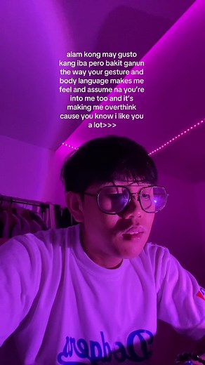 Decoding Body Language: Signs He Likes You