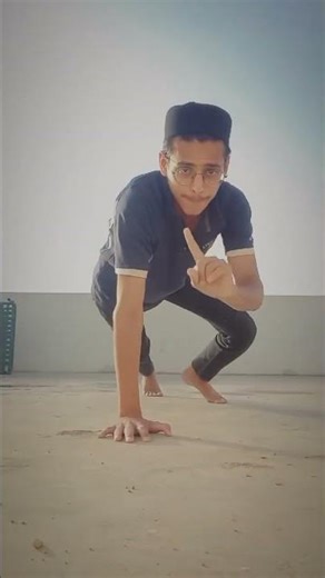 one hand pushup tutorial 👍 #motivation #gymexercises #gymexercises #viralvideo