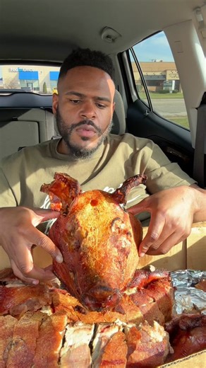 Eating a WHOLE‼️ 35lb PIG🤯🔥(This Was CRRAAZZYYY🔥🔥🔥) @168 Asian Mart #ncfoodie #detroitfood #detroitrestaurants #madisonheightsmi #michiganfood #michiganrestaurants #wholepig