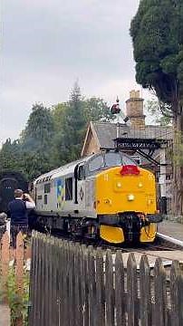 Locomotive 37901 ‘Mirrlees Pioneer’ on the Severn Valley Railway during the Class 37 Gala #trains