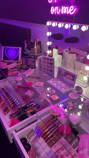 Paradise Room Makeover for Girls | Girly Bedroom Design Ideas