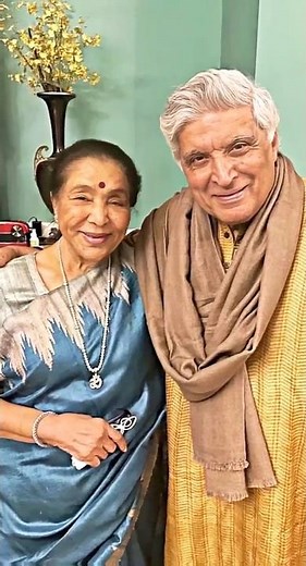 "Aao Huzoor Tumko" | Asha Bhosle I Humraaz Humkhayal I English Translation #Shorts #BollywoodClassic