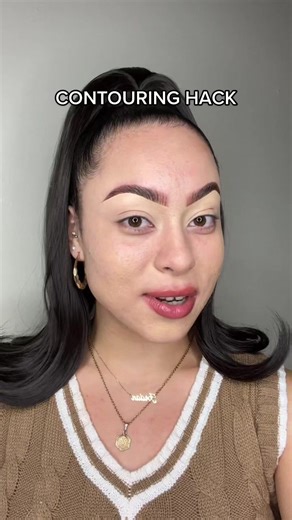 Enhancing Beauty with Oval Face Shape Contouring