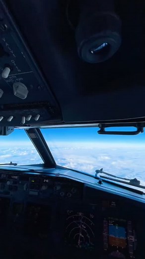 Flight deck views. #plane #power #aviation #pilot