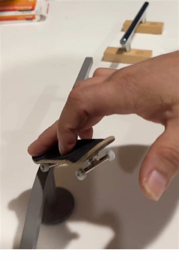 Fingerboarding Techniques: Slow, Loud, and Bangin!