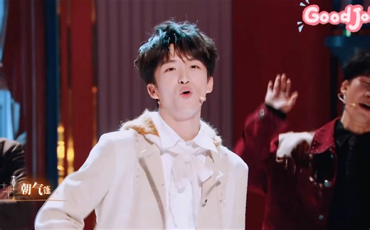 【黄子弘凡】歌舞拼盘秀，娇俏小黄在线舞蹈！