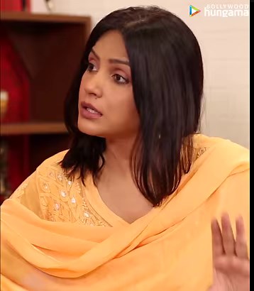 An emotional Neetu Chandra says her story is a successful actor's failure story. She reveals how a businessman was willing to pay her Rs. 25 Lacs to be his salaried wife. #neetuchandra #bollywood | BollywoodHungama.com
