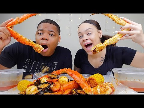 GIANT KING CRAB SEAFOOD BOIL MUKBANG + SHRIMP, SWEET CORN, MUSSELS, BOILED EGGS, & POTATOES
