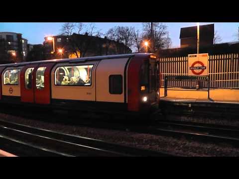 Central Line Trains @ Newbury Park