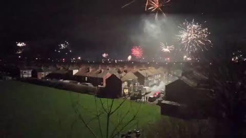 UK: Hull celebrates new year with fireworks