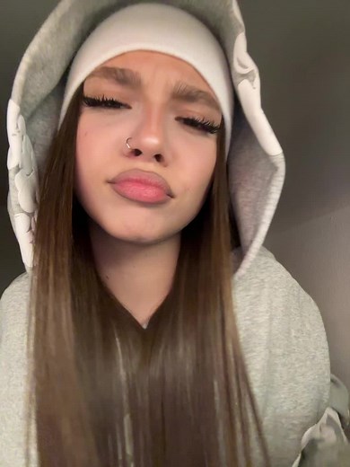 Menina do Job Dance: Lyrics and Performance Insights