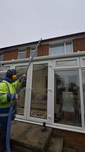 ⬆️ Using our safe and efficient gutter- skyVac® , we clear out , remove debris, and keep your gutters flowing exactly as they should. 🧹💧 Another property protected from leaks and overflow — job done right. ✅ Interested in a FREE quote? 💬 Just text or message ‘YES PLEASE’ to 07557532410 | Yes Please Window Cleaning