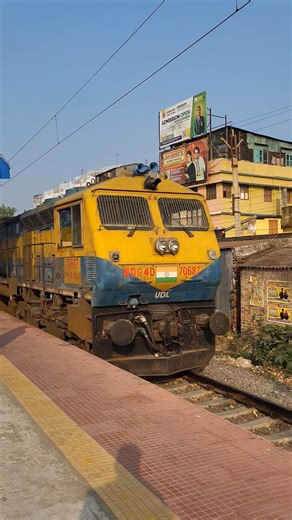 WDG-4D the beast of diesel locomotive with goods