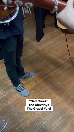 10K views · 160 reactions | “Salt Creek” before soundcheck! #thegravelyard #gravelyardband #arkansasbluegrass #bluegrass #bluegrassmusic #bluegrasslife #bluegrassguitar #dobro #mandolin #fiddle #banjo #doublebass #uprightbass #livemusic #livemusicvenue #jamming #jammingwithfriends #acousticmusic #acoustic #bluegrassfestival #musicfestival #musician #musiciansofinstagram #musicianlife #band #bandlife #thecleverlys | The Gravel Yard | Facebook