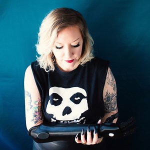 3.4K views · 217 reactions | Meet Kate, a super cool vegan cyborg from North Carolina. Kate has worn her multi-grip bionic arm since the beginning of the year and says "it's holistically life-changing."  Sign up for a Hero Arm here: www.openbionics.com/sign-up #BionicKate | Open Bionics | Facebook