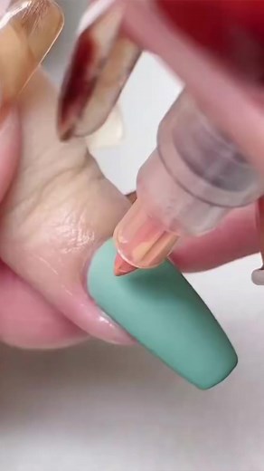 8.1K views · 345 reactions | New Trend Alert! Easy Nail Art Paint start from an acrylic paint pen. Shop now: https://bit.ly/3UIC6JX #nails #nailart#manicure #beauty #nail #gelnails #nailsart #naildesign #acrylicnails #nailsdesign | Vettsy | Facebook