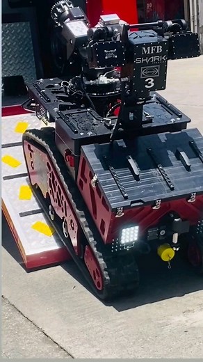 Mumbai fire brigade firefighting robot 🚒🇮🇳 . . #firebrigade #fireservice #firedepartment | Indian Fire Service