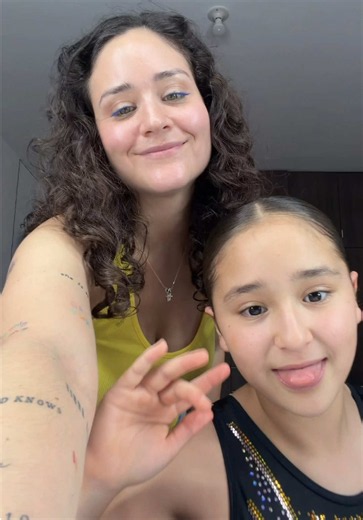 Loretta extraña mucho a su amigo yihao 🥺 | yihao y loreta