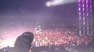Lets start a mosh pit!! cc: Downlink Monster Energy! video: Andrew X Paul | Excision