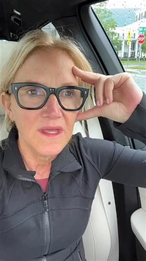 Mel Robbins | This is the SIMPLEST way to change your life… Stop being so mad about everything. Allow yourself to enjoy your life. Let Them be late,... | Instagram