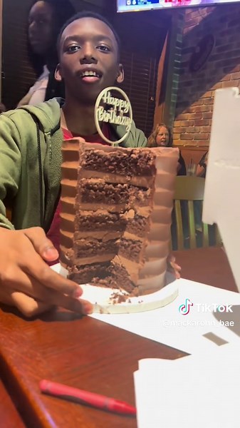 14 years of cakes, he knows the drill already! 😩😂🤷🏾‍♀️ #cake #birthdaycake #chocolate #auntie #pastrychef #baking #cakecutting #bakerytiktok