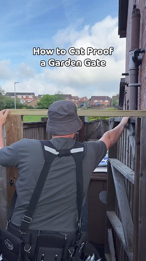 Step by step guide to cat-proofing a garden gate with ProtectaPet Cat Fence Barriers! 😻 #cats #catfence #catproof | ProtectaPet