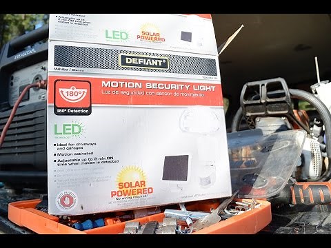 Defiant Outdoor Solar Powered LED Motion Security Lights Unboxing