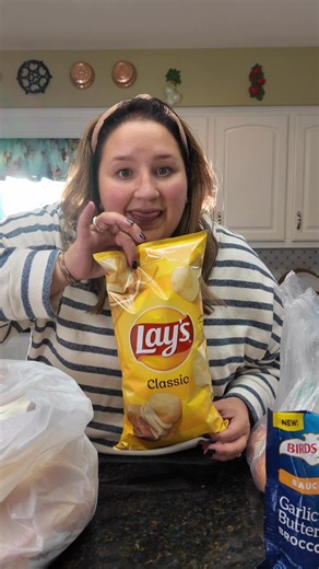 Dinner brought to you by Bean. She picked everything herself, yes even the broccoli. I mean would she even be my kid if she didn’t love broccoli?! All in all — this is a decently balanced meal! I must be doing something right! Should Bug get a turn to pick dinner on his own?! #beanpicksdinner #5yearoldpicksdinner #easydinneridea #grocerystoredinner #ofcourseitsgood | Applesauceandadhd
