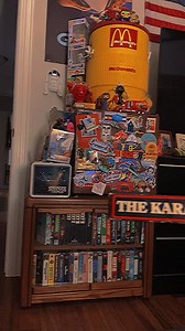 137K views · 8.6K reactions | ¡Listo para mirar KARATE KID en VHS videocassettera! #videocassettera #vhs #karatekid #karatekidmovie #karatekidleyendas #video #videoviralシ #jovenygastado #80snostalgia #vhsmovies #vhscollection #vhscollector #pizzahut #pepsi #años80 #años80s #80s #fypシ | Joven y gastado | Facebook