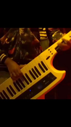 27K views · 413 reactions | হাসি না পাইলে এমবি ফিরত #reelschallengereelschallengereelschallengereelschallenge | anisulislam entertainment | Facebook