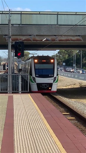 Transperth train set to get to the work @ B-series sets 115+113 on Yanchep Line Up