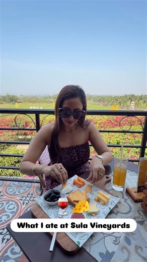 Garima Goel | Actor, Content Creator, Sony Artisan on Instagram: "Hi friends I recently visited SULA VINEYARDS in Nashik. Dekho wahaan kya kya khaya 😍😍😍 #foodie #food #vineyard #sula #sulavineyards #india #nashik #garimagoel #garimasgoodlife"