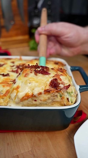 6.2K views · 51K reactions | 菱Chicken Broccoli Bacon Roll-Ups, #LowCarbStyle !… Full recipe in comments…#cutdacarb #cutdacarbrecipes #cutdacarbflatbreads #easyrecipes #lowcarbrecipes #mealprep #cutdacarbmealprep #ketorecipes #cutdacarbcanada #lowcarbmeal | Cut Da Carb | Facebook