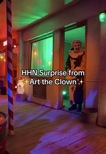 … and we never heard from her again 🔪🩸🎄 #hhn #halloweenhorrornights #arttheclown #universalstudioshollywood #prettynerdyadventures @Universal Studios Hollywood