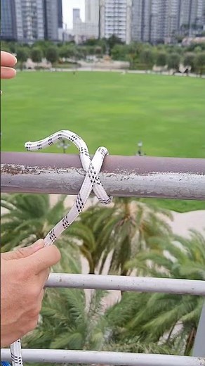 How to tie a half hitch knot the right way - The Half Hitch #Knot: A Quick, Easy Way to Stop Ropes