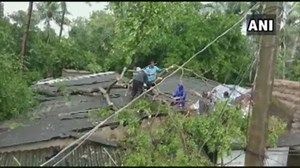 7 killed as cyclone Bulbul disrupts normal life in Bengal