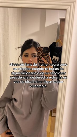 Humor y Política: La Ironía de los Fans del Humor Negro