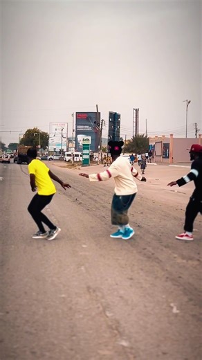 It’s a Moving train😄 #kakalika