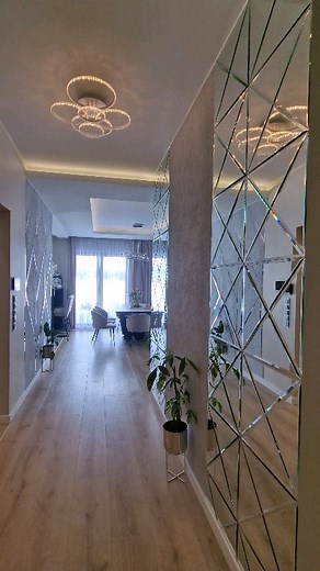 Magdalena Hadała on Instagram: "Hej Kochani 🤍 Dziś odpowiedź na Wasze pytania w #reels 🤍 Panele quick-step majestic 3550 🤍 Drzwi Polskone model Fortimo 🤍 Miłej niedzieli Kochani 🤍 #panele #drzwi #lustra #lampy #wnetrza #domowewnetrza #domoweinspiracje #inspiracje #homesweethome #interior"