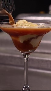 Amaretto Affogato ☕ A dessert that marries the boldness of cold brew with the creaminess of ice cream in a sublime culinary expression! Master cold brew coffees and cocktail techniques in our course with Raúl Pérez @cafesbaque . Link in bio🔗 Don't forget to take advantage of the lowest price of the year 🎁 35% discount in celebration of our anniversary! #amarettoaffogato #scoolinary #onlinecourse #coldbrewcoffee | Scoolinary